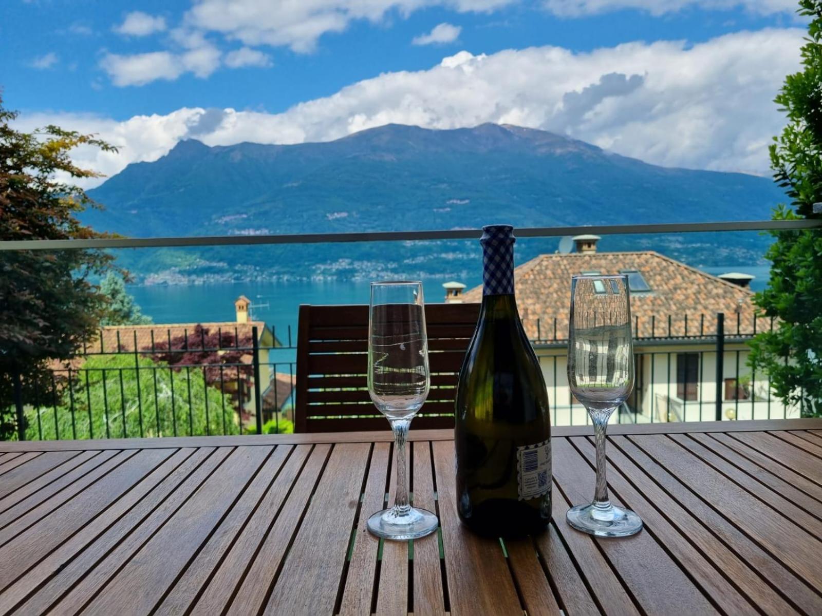 Apartment with garden&terrace beautiful lake view Bellano Buitenkant foto