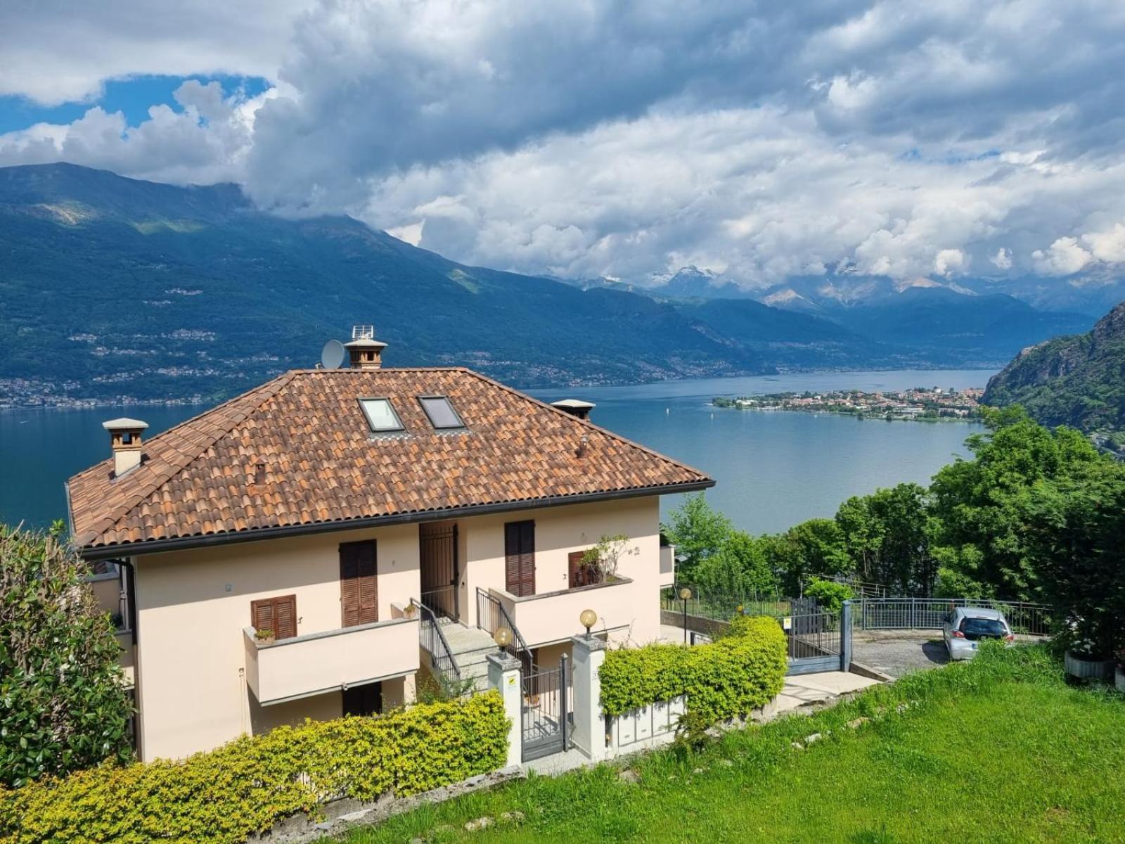 Apartment with garden&terrace beautiful lake view Bellano Buitenkant foto