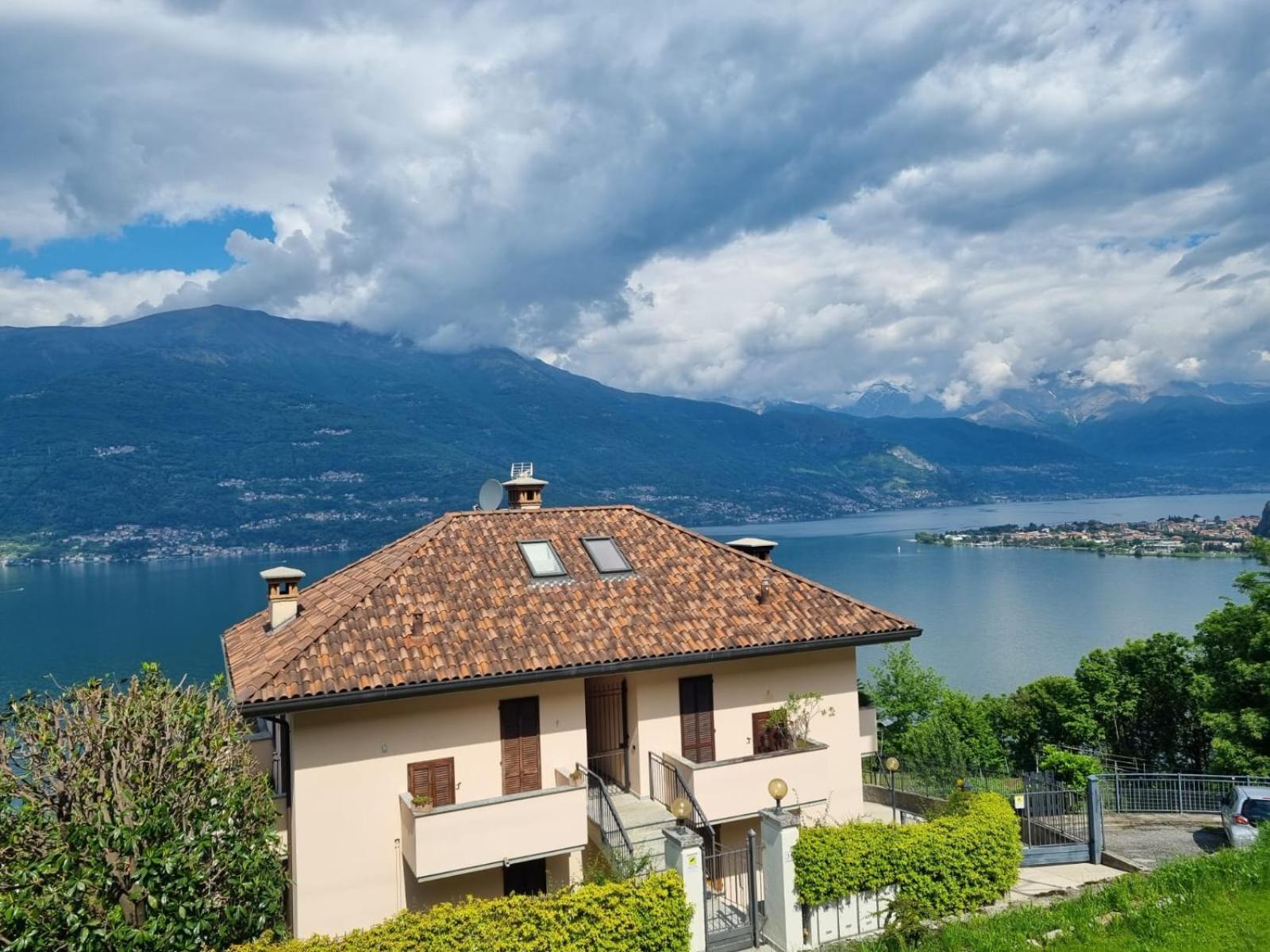 Apartment with garden&terrace beautiful lake view Bellano Buitenkant foto