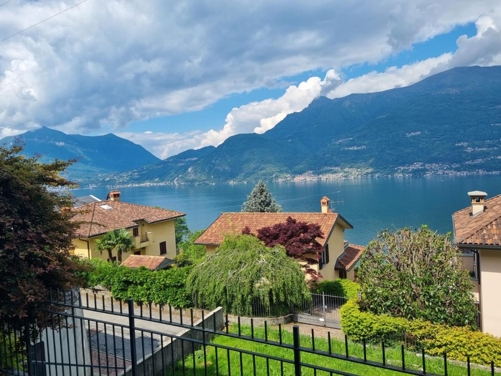 Apartment with garden&terrace beautiful lake view Bellano Buitenkant foto